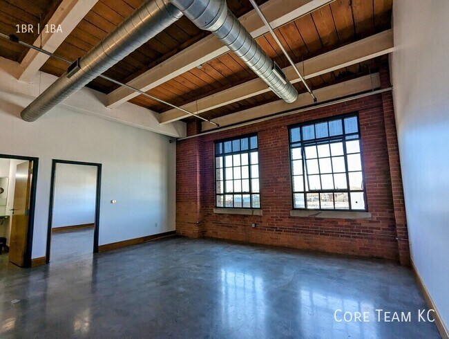 Building Photo - 382 W 22nd St