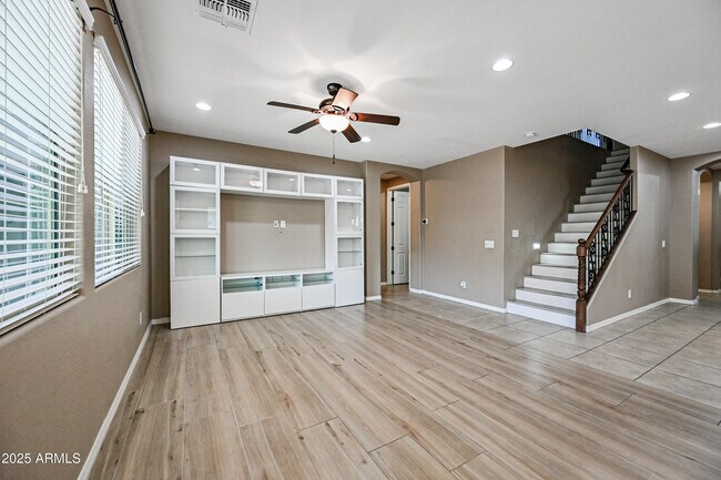 Building Photo - 133 E Prescott Dr