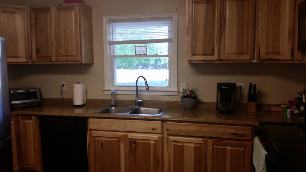 Building Photo - 2875 Dishroom Road