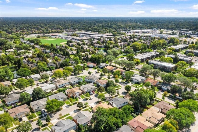 Building Photo - 1704 N Drury Ln