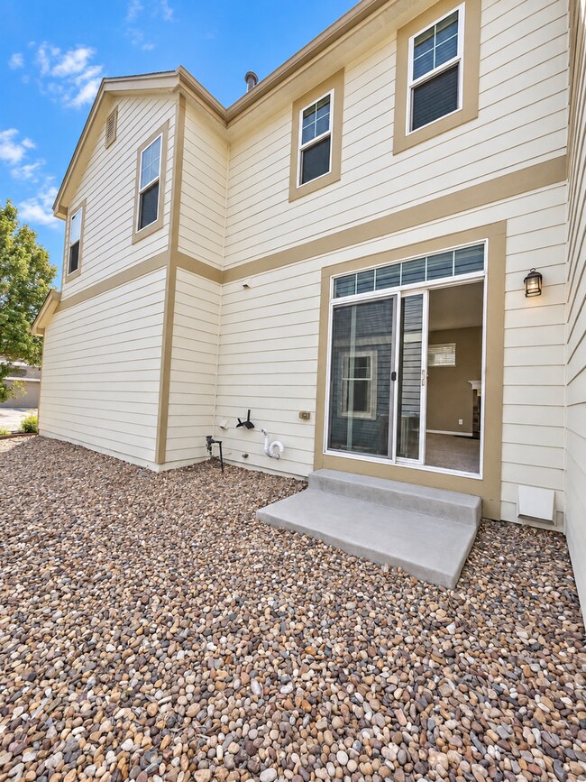 Building Photo - 2621 Rock Creek Dr
