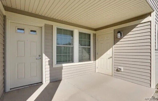 Building Photo - 1013 Deer Lakes Dr