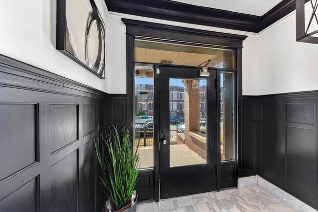 Building Photo - 6227 S Langley Ave