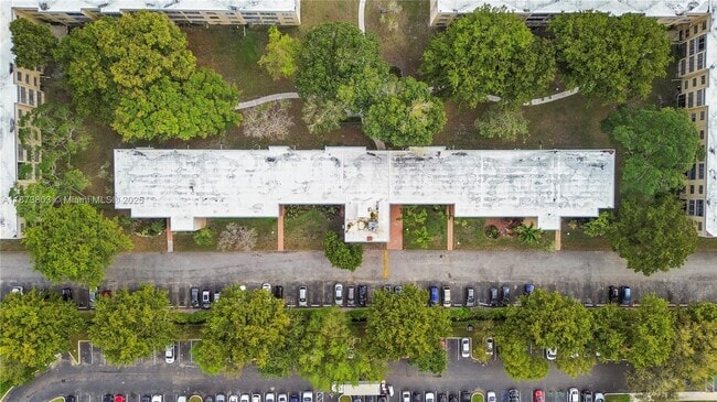 Building Photo - 300 Berkley Rd