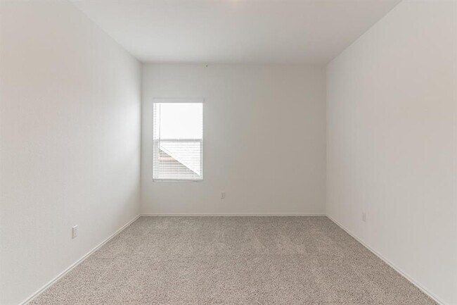Building Photo - 231 Rioja