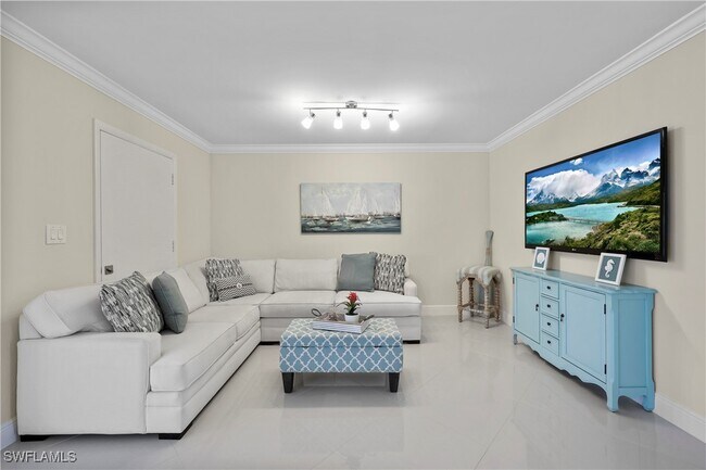 Building Photo - 2100 Gulf Shore Blvd N