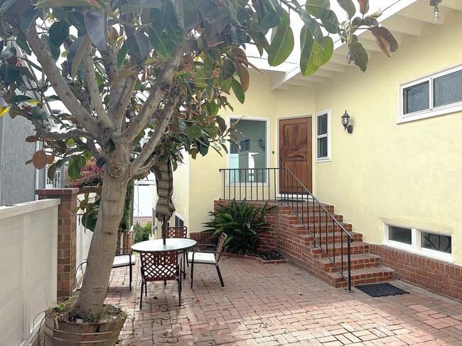 Building Photo - 7103 Rindge Ave