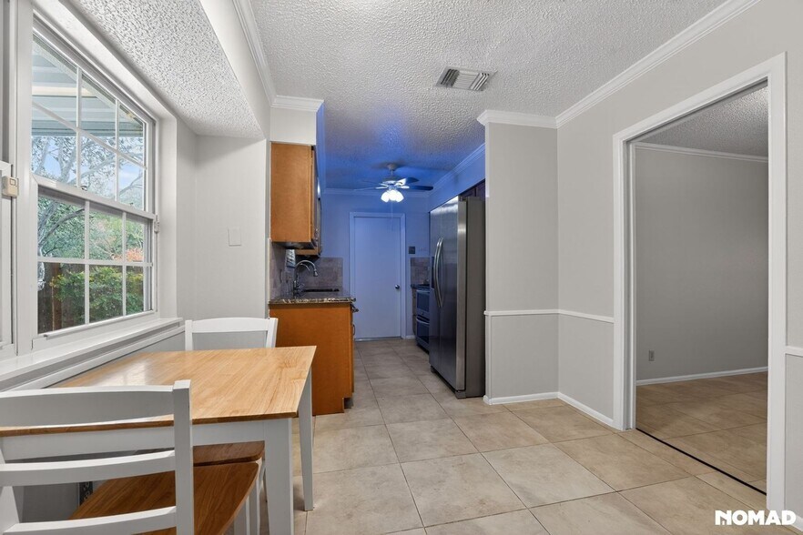 Building Photo - 5718 Charlie Chan Dr