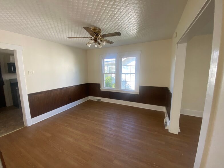 Building Photo - 108 Johnson St