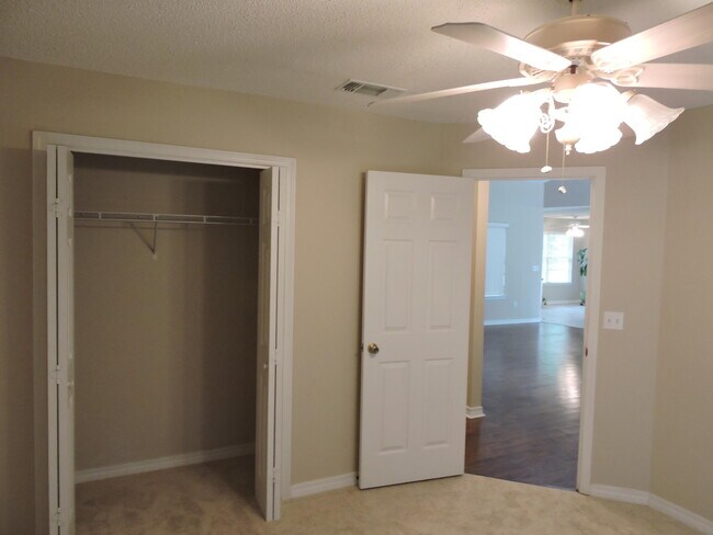 Building Photo - 5831 Buckskin Ct