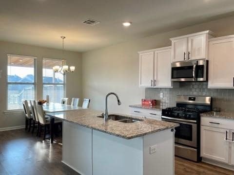 Building Photo - 440 Lakeshore Village E