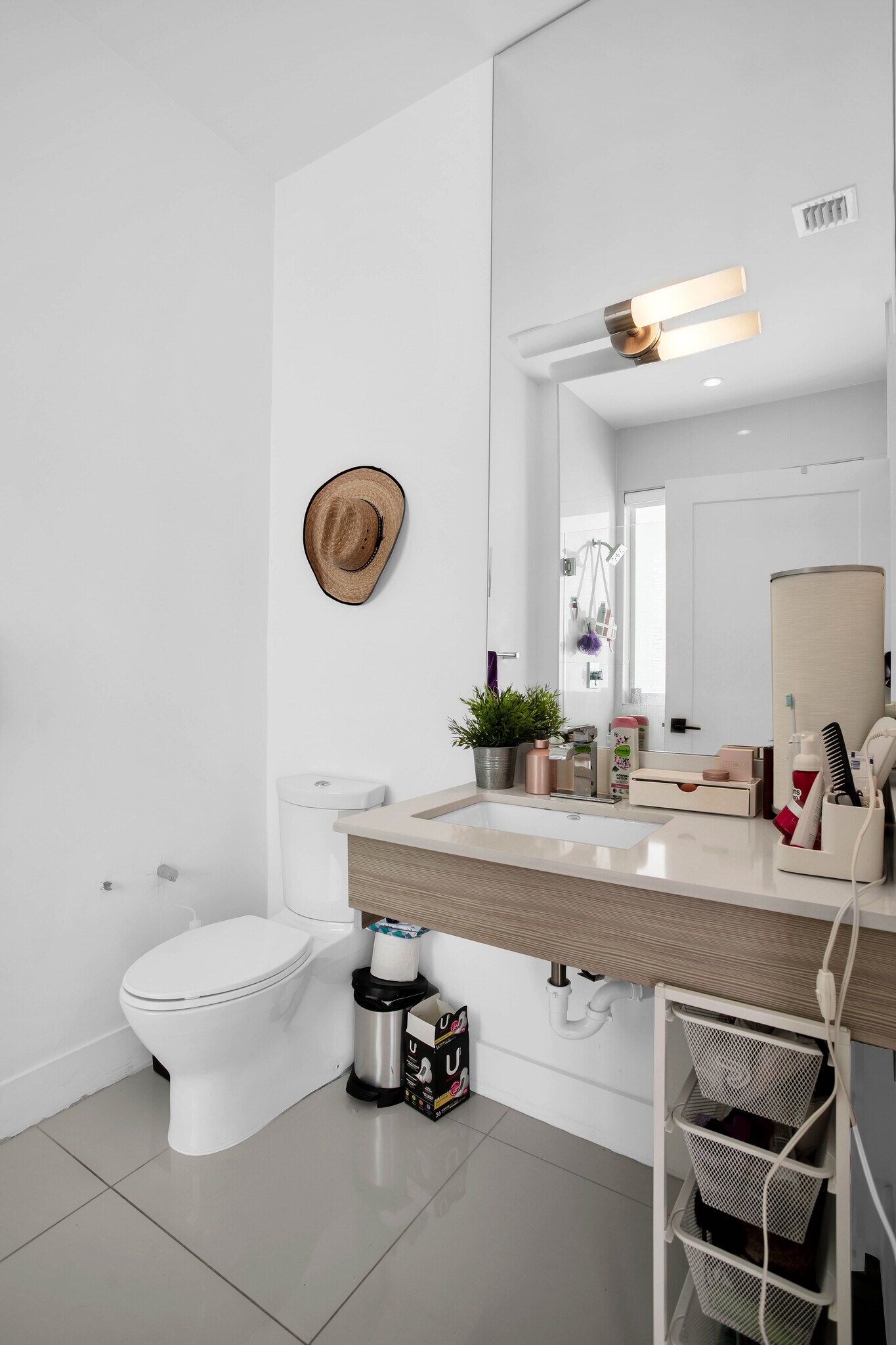 Building Photo - 87 N Shore Dr