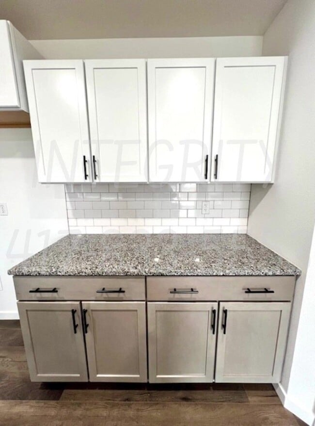 Building Photo - 800 Hoffman Hills Blvd