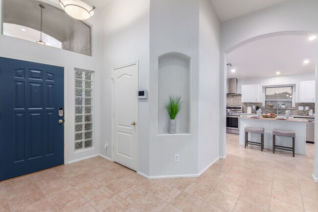 Building Photo - 214 N 165th Dr