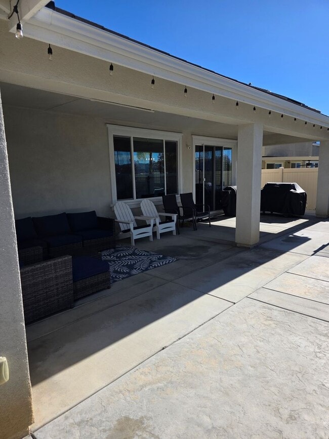 Building Photo - Gorgeous Single Level, 4 Bedroom Pool Home with Solar!