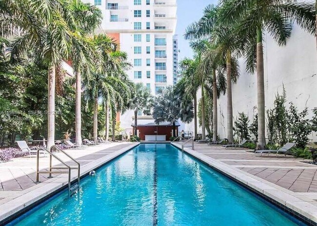 Building Photo - 133 NE 2nd Ave