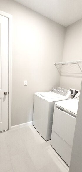 Building Photo - 917 Heirloom Dr
