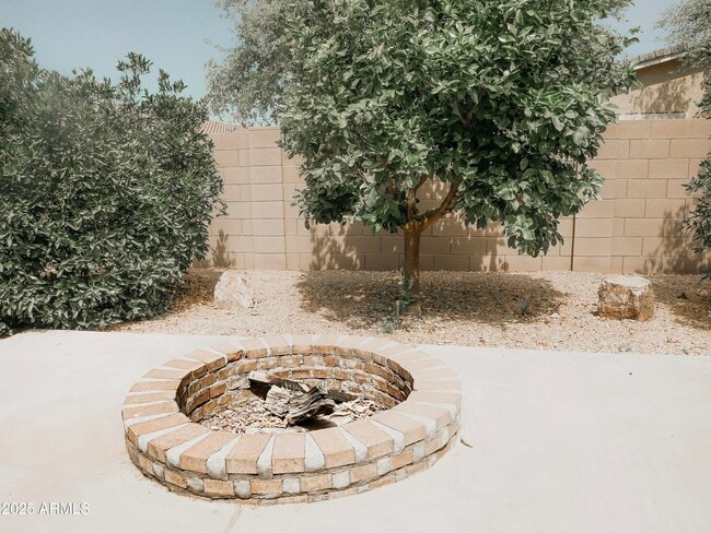 Building Photo - 1024 W Ayrshire Trail