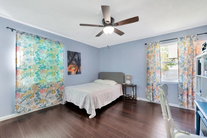 Building Photo - 1126 Coral Dr