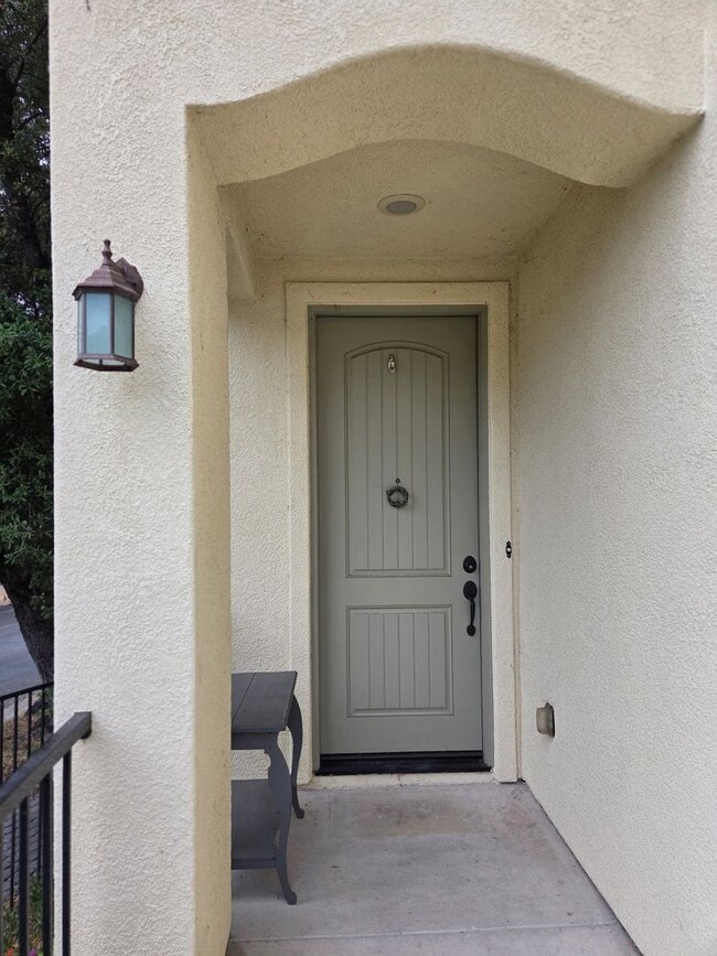 Building Photo - Beautiful home for rent in Atascadero