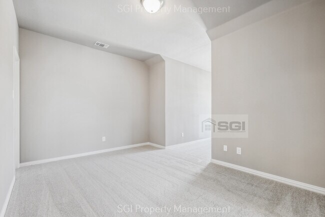 Building Photo - 209 Cedar Elm Ln