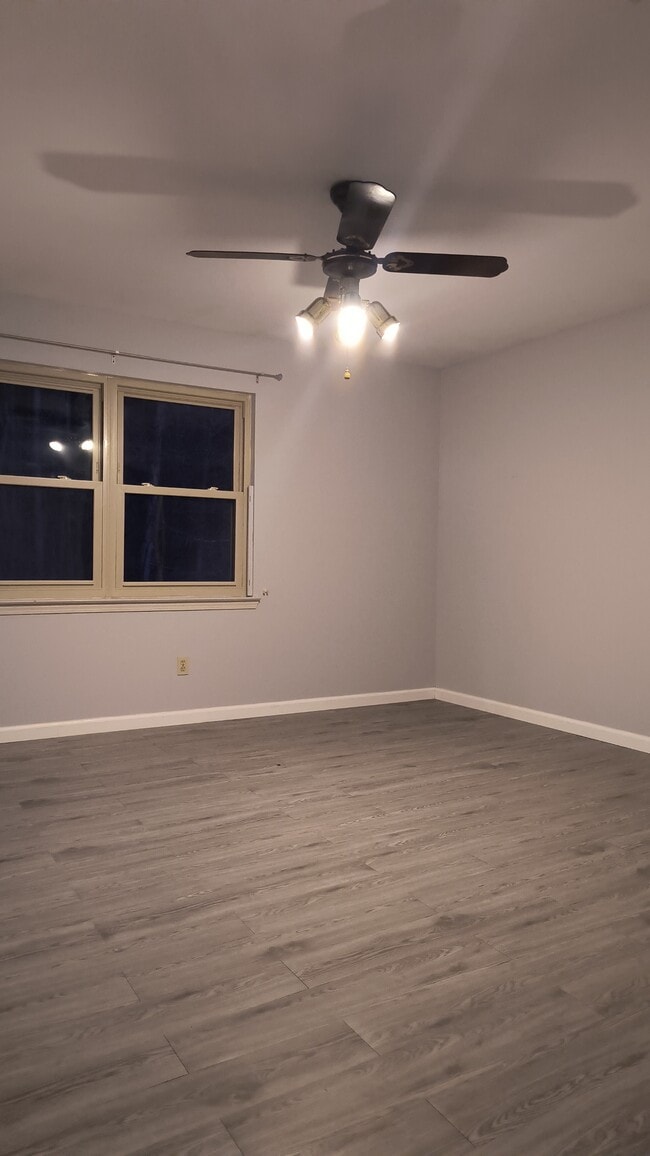 Building Photo - 717 Cara Jane Dr