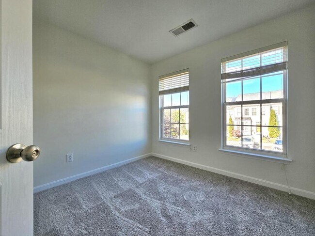 Building Photo - 15334 Elizabeth Burbage Loop