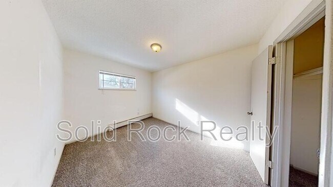 Building Photo - 1411 S Corona Ave