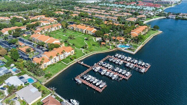 Building Photo - 103 Yacht Club Way