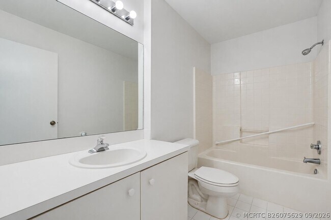 Building Photo - 9767 Kamena Cir