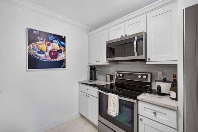 Building Photo - 1208 Marine Way