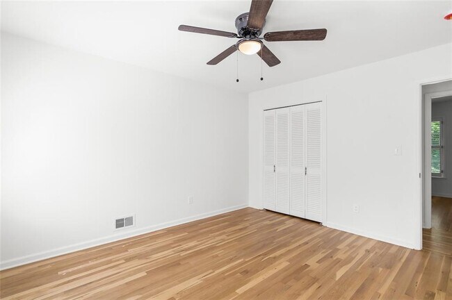 Building Photo - 2340 Castleridge Ct