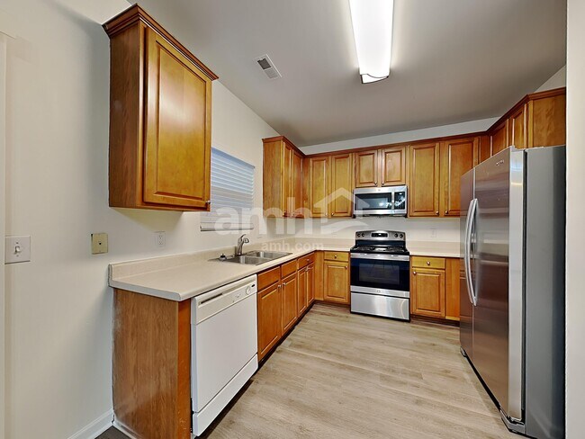 Building Photo - 5 Silverbrook Ct