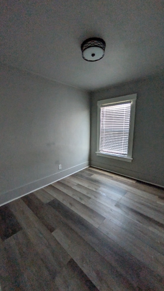 Building Photo - 226 S Clark St