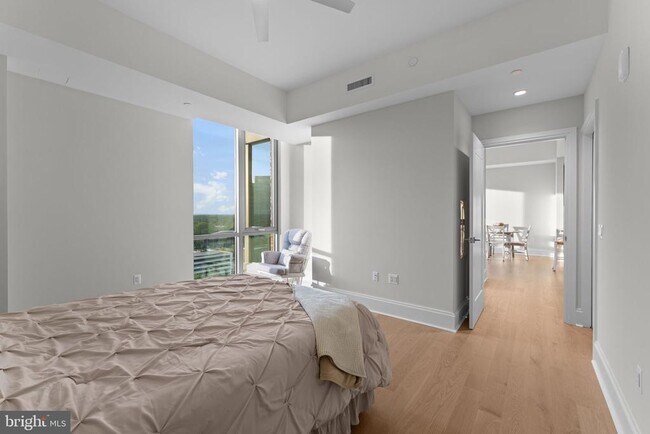 Building Photo - 7887 Jones Branch Dr