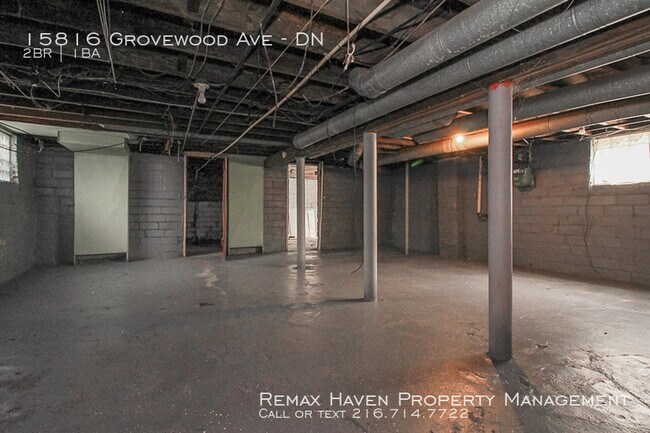 Building Photo - 15816 Grovewood Ave