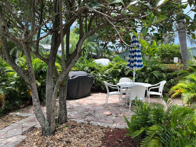 Building Photo - 1311 NE 18th St