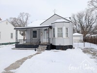 Building Photo - Lovely 3 Bedroom 1 Bathroom now available ...