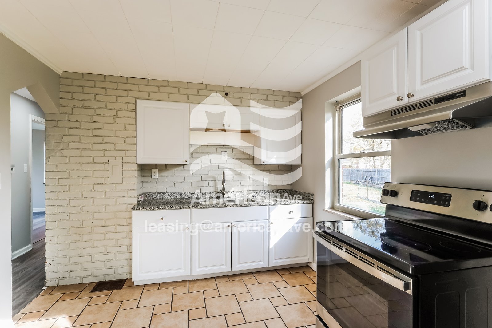 Building Photo - 8250 Royal Heights Dr