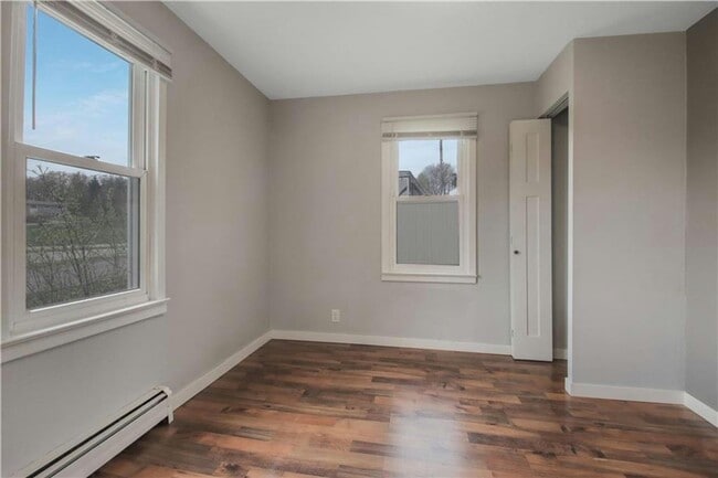 Building Photo - 3 Bedroom Single Home on the North Side of...