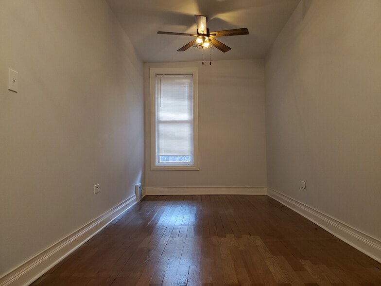 Master Bedroom - 1309 W Fillmore St