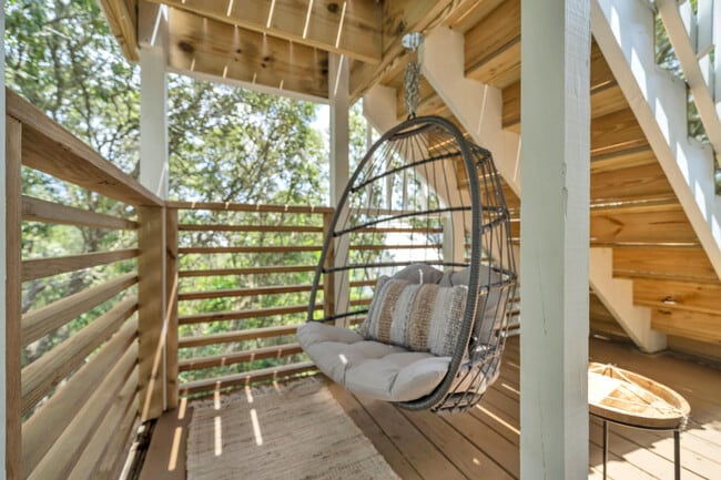 Building Photo - 6296 W County Hwy 30A