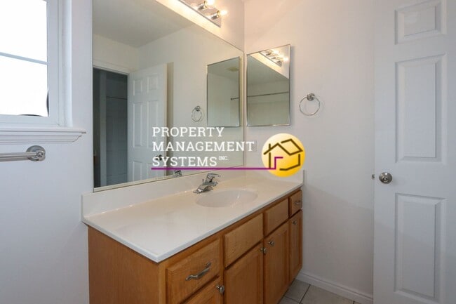 Building Photo - 10505