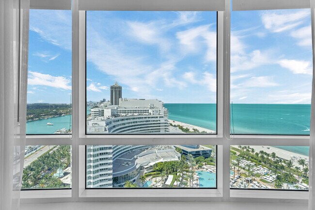 Building Photo - 4401 Collins Ave