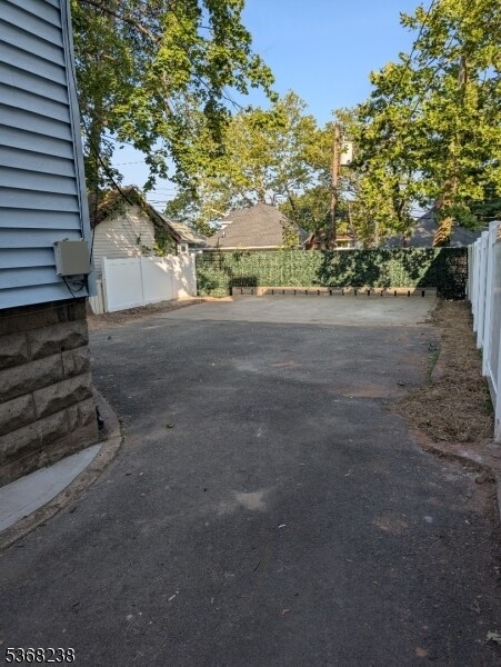 Building Photo - 207 Hillside Ave