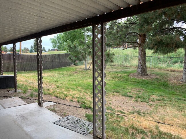 Building Photo - 3 Bedroom, 2 bath home in Sunset Village