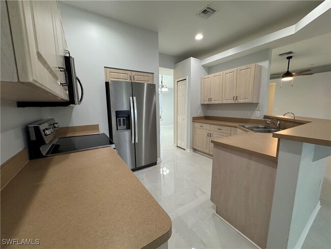 Building Photo - 4649 Santiago Ln