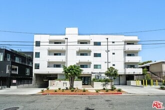 Building Photo - 627 N Dillon St