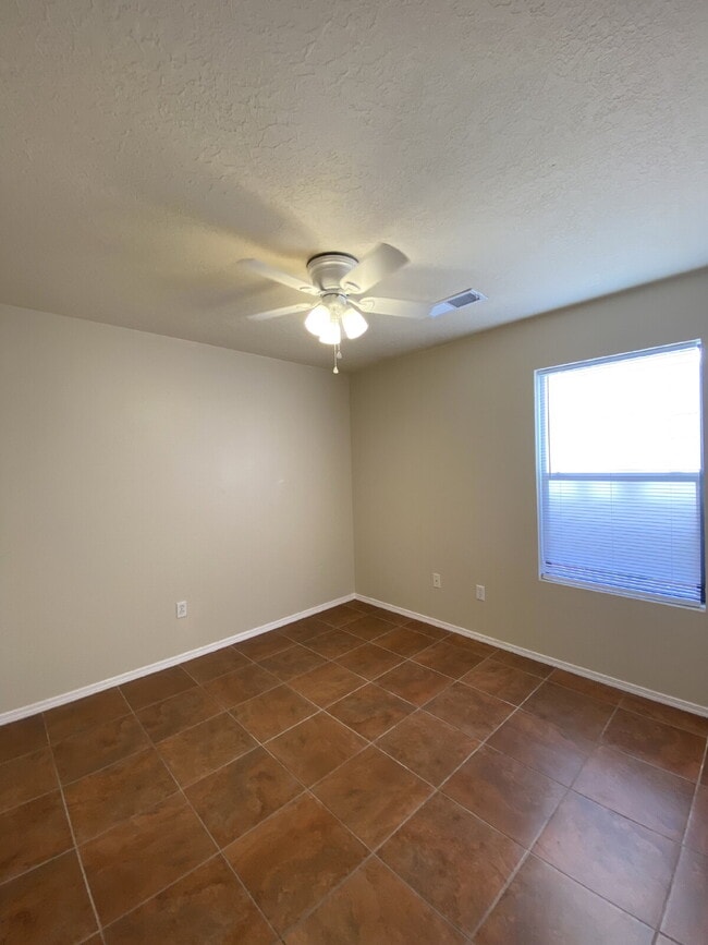 Building Photo - 2BR/1Bath - 4 Plex in Rio Rancho