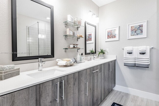 Building Photo - 9135 W Commercial Blvd